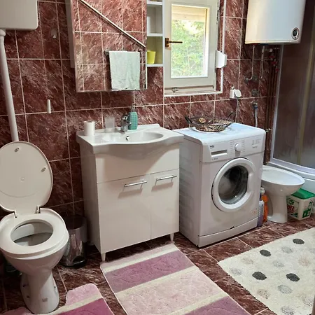 Rada, Kadinjaca Εξοχικό σπίτι Užice