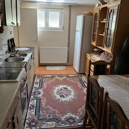 Rada, Kadinjaca Εξοχικό σπίτι Užice